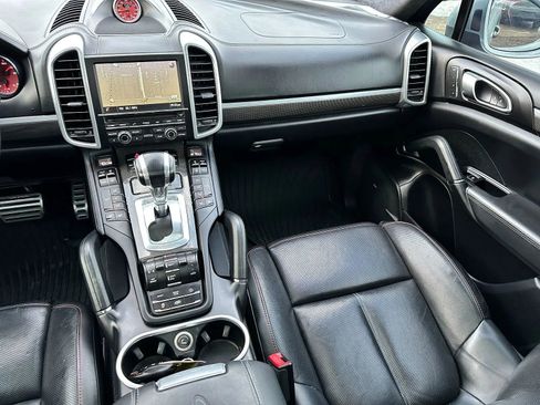 Used 2016 Porsche Cayenne GTS image 13