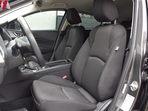 Used 2018 MAZDA MAZDA3 Sport FWD image 11