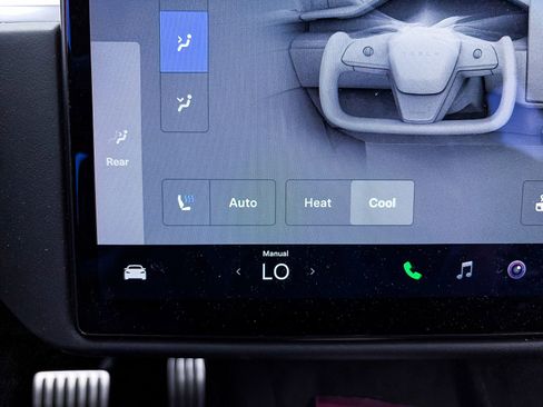 Used 2022 Tesla Model S AWD/4WD image 36