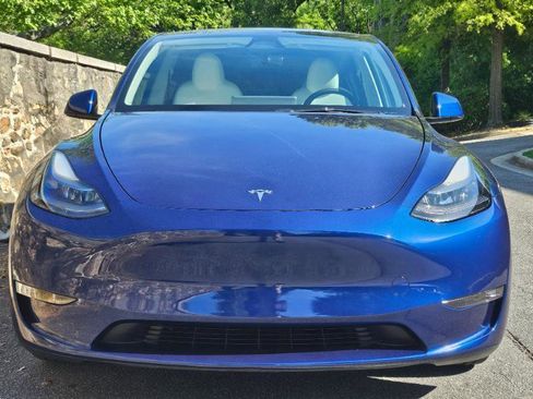 Used 2023 Tesla Model Y Performance AWD/4WD image 6