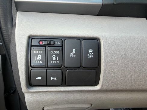 Used 2013 Honda Odyssey Touring image 27