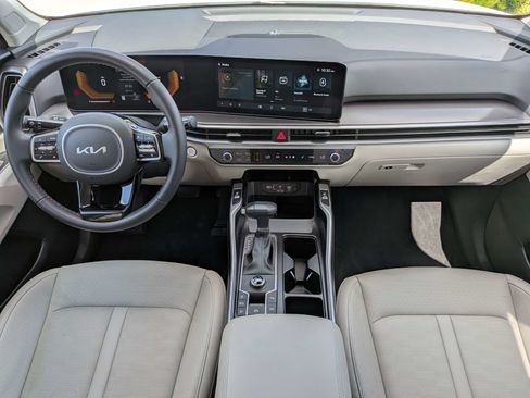 Used 2025 Kia Sorento S w/ Panoramic Sunroof Package FWD image 19