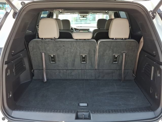 Used 2026 GMC Acadia Elevation w/ Elevation Premium Package FWD image 28