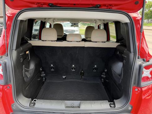 Used 2018 Jeep Renegade Sport w/ Power & Air Group FWD image 22