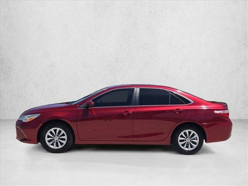 Used 2017 Toyota Camry LE FWD image 9