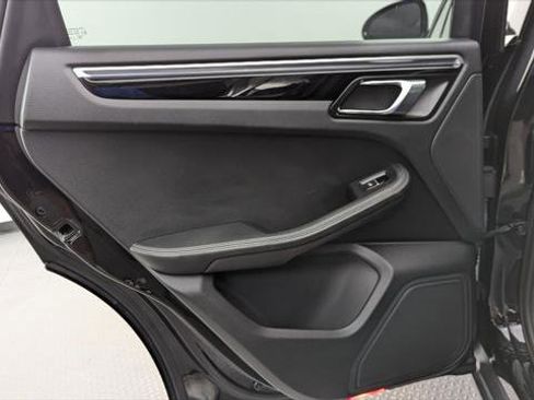 Used 2019 Porsche Macan image 16