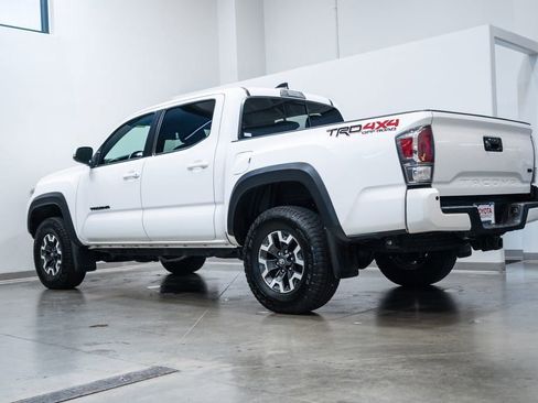 Certified 2021 Toyota Tacoma TRD Off-Road w/ Technology Package AWD/4WD image 7