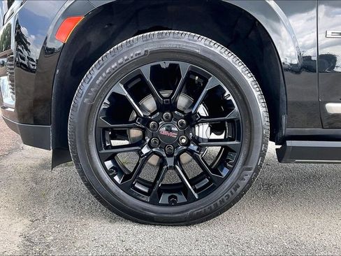 Used 2022 GMC Yukon XL Denali AWD/4WD image 35