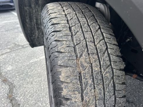 Used 2025 Nissan Armada PRO-4X image 34