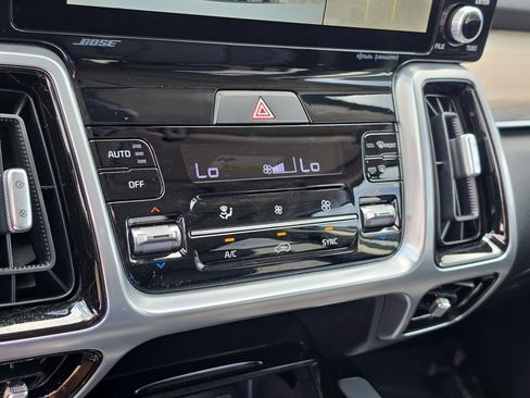 Certified 2023 Kia Sorento SX Prestige AWD/4WD image 26