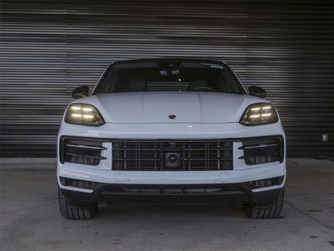 New 2025 Porsche Cayenne S image 10