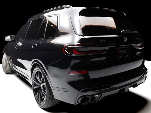 Used 2024 BMW X7 M60i w/ Executive Package image 28