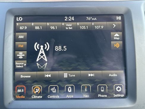 Used 2023 Jeep Cherokee Altitude Lux image 16