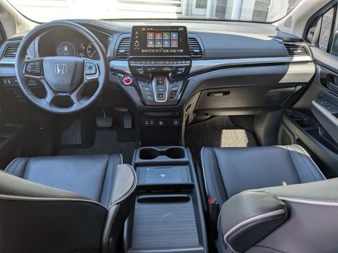 Used 2025 Honda Odyssey Touring image 24