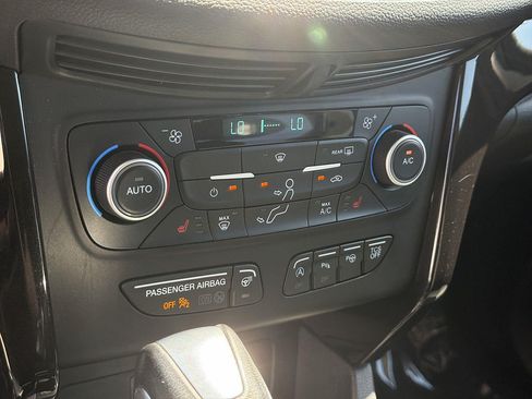 Used 2019 Ford Escape Titanium FWD image 37