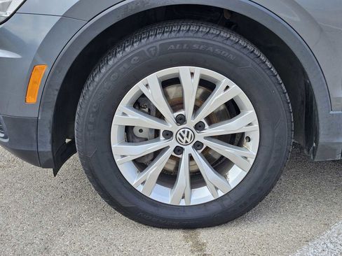 Used 2018 Volkswagen Tiguan S image 9