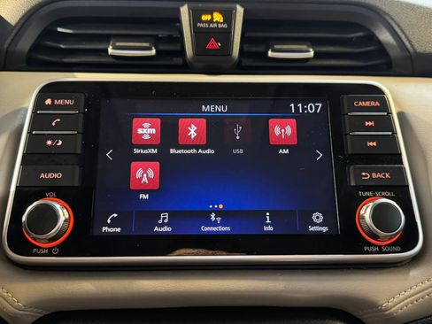 Used 2020 Nissan Versa SV FWD image 16