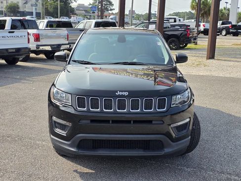 Used 2018 Jeep Compass Sport w/ Tech Group AWD/4WD image 3