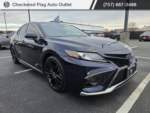 Used 2021 Toyota Camry XSE image 11