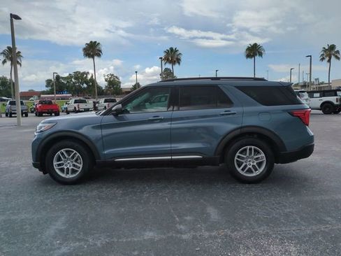 Certified 2025 Ford Explorer Active w/ Active Comfort Package RWD image 8