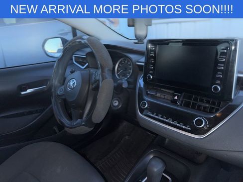 Used 2020 Toyota Corolla LE image 12