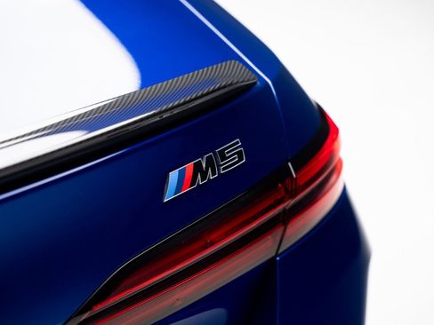 Used 2025 BMW M5 w/ Carbon Package image 32