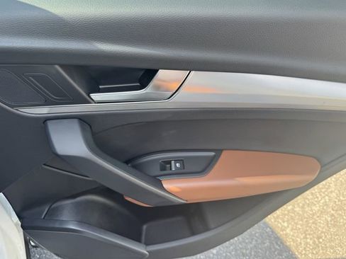 Certified 2025 Audi Q5 2.0T Premium w/ Convenience Plus Package image 33