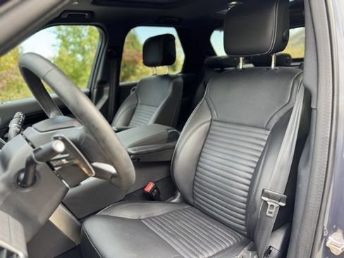 Used 2025 Land Rover Discovery S image 16