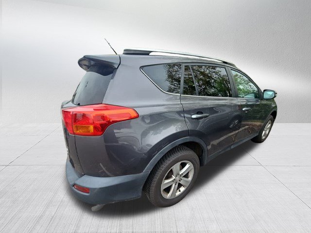 Used 2014 Toyota RAV4 XLE FWD image 4