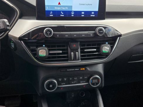 Used 2020 Ford Escape SE image 15