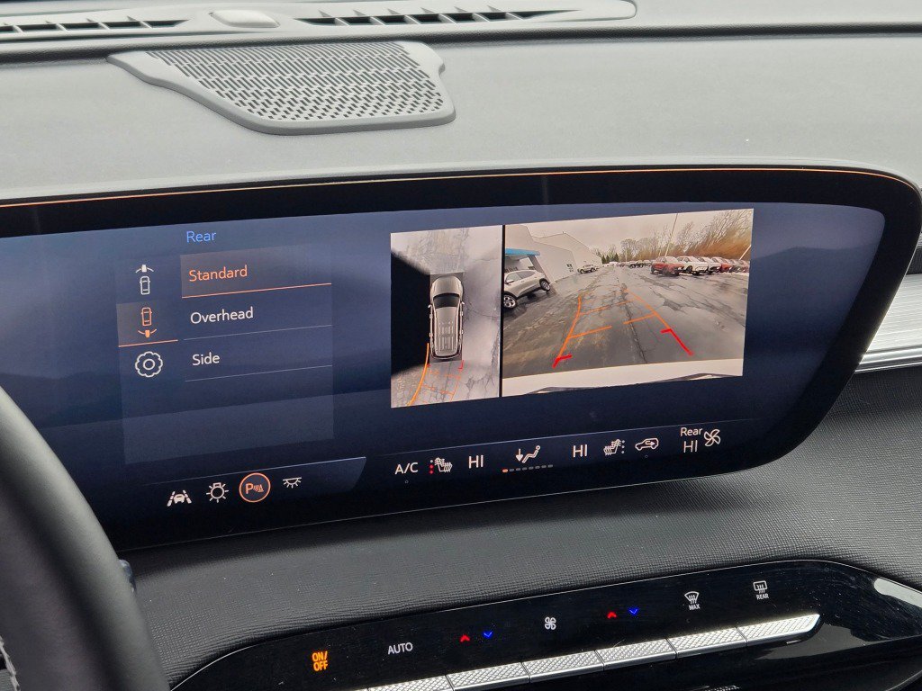Certified 2025 Buick Enclave Preferred FWD image 28