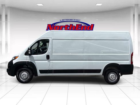 Used 2026 RAM ProMaster 2500 w/ Convenience Group FWD image 4