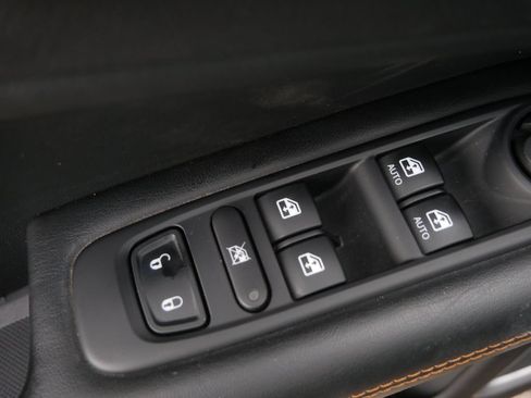 Used 2018 Jeep Compass Limited w/ Navigation Group AWD/4WD image 15