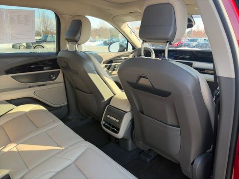 Used 2025 Lincoln Nautilus Premier w/ Equipment Group 102A image 34