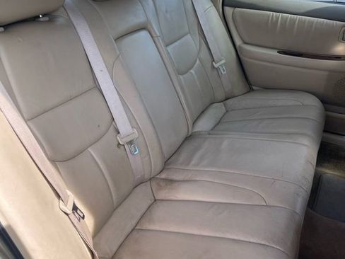 Used 2000 Toyota Avalon XLS FWD image 17