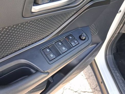 Used 2019 Toyota C-HR LE FWD image 14