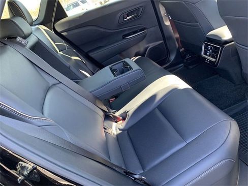 Used 2025 Toyota Crown Signia XLE image 12