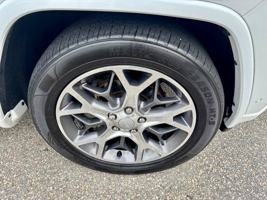 Used 2020 Jeep Grand Cherokee Overland AWD/4WD image 35