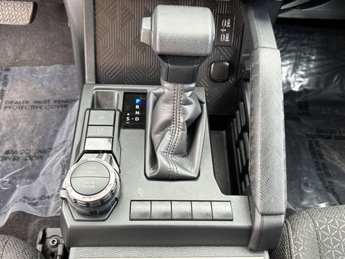 Certified 2025 Toyota 4Runner 4WD image 28