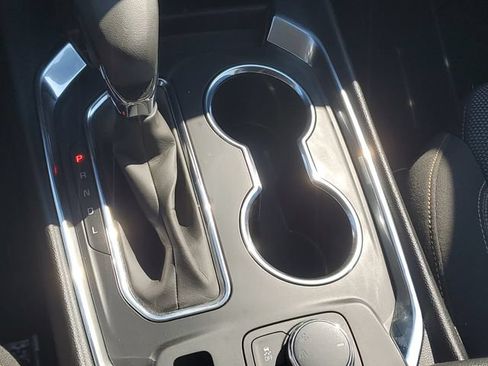 Certified 2021 Chevrolet Traverse LT FWD image 28