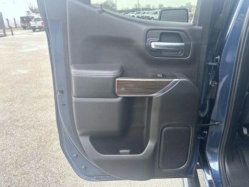 Used 2019 Chevrolet Silverado 1500 RST w/ All-Star Edition image 17