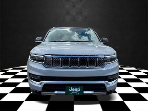 Used 2023 Jeep Grand Wagoneer L Series II image 4