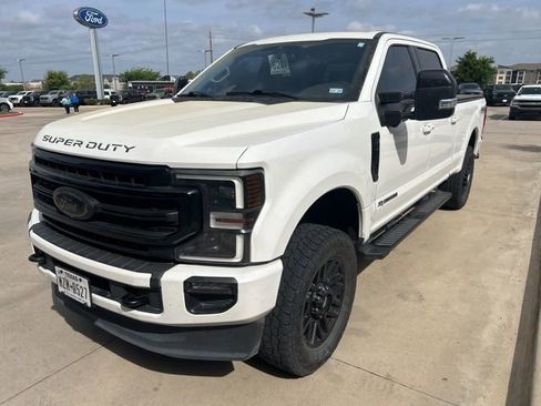 Used 2020 Ford F250 Lariat image 2