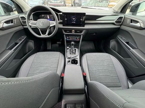 New 2026 Volkswagen Taos SE image 12