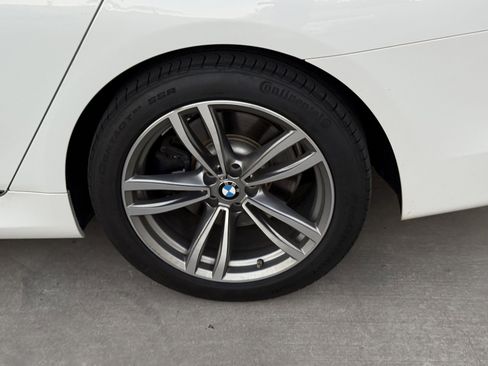 Used 2018 BMW 740i image 9