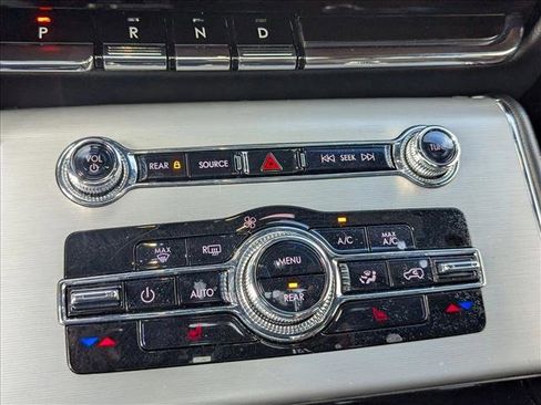 Used 2022 Lincoln Aviator Reserve w/ Class IV Trailer Tow Package image 12