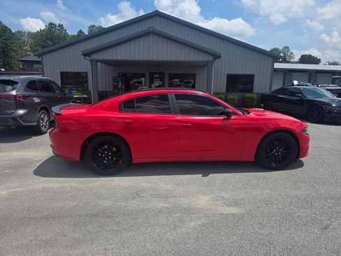 Used 2016 Dodge Charger SXT w/ Plus Group RWD image 3