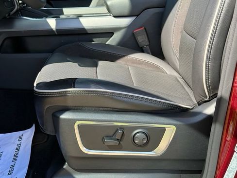Used 2025 RAM 1500 Laramie AWD/4WD image 13