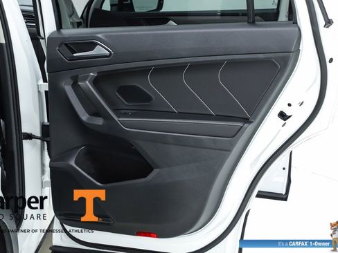 Used 2022 Volkswagen Tiguan SE w/ Panoramic Sunroof Package AWD/4WD image 31