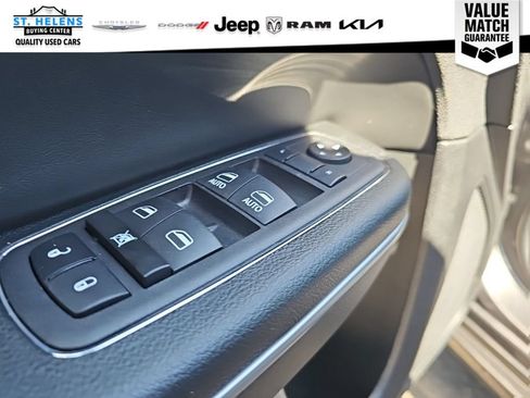 Used 2023 Chrysler 300 Touring w/ Safetytec Plus Group RWD image 19